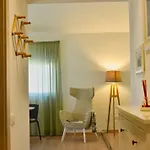Hotel Petit