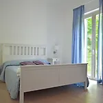 Petit Ξενοδοχείο Λίντο ντι Καμαϊόρε